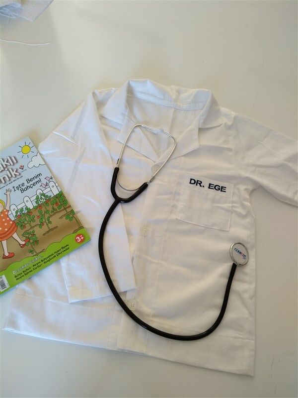 İSME ÖZEL CEP NAKIŞLI ÇOCUK DOKTOR ÖNLÜĞÜ 1-5 YAŞ