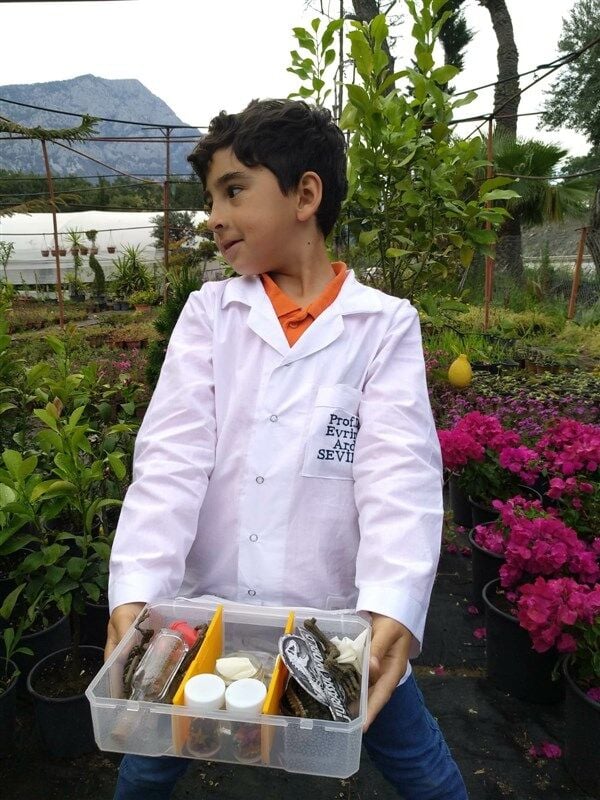 İSME ÖZEL CEP NAKIŞLI ÇOCUK DOKTOR ÖNLÜĞÜ 6-10 YAŞ